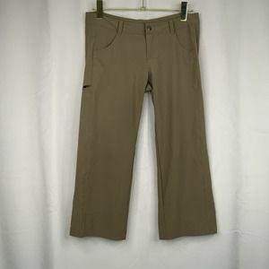 Patagonia // Women’s Low Rise Khaki Cropped Pants, Size 4